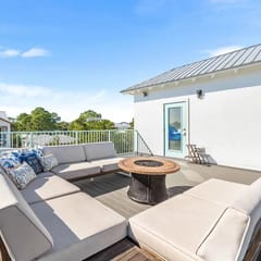 10 Min WalkTo 30A Beach Rooftop View & Cinema